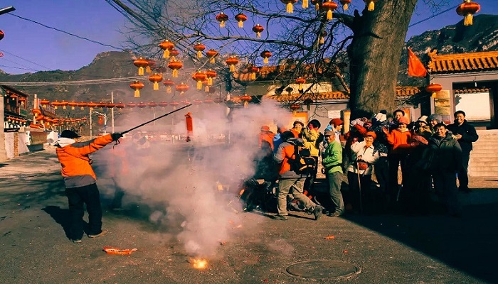 做梦梦见鞭炮声