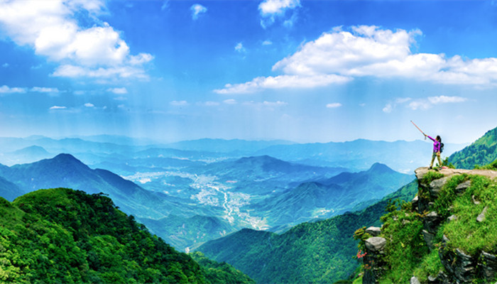 做梦梦见和家人去旅游