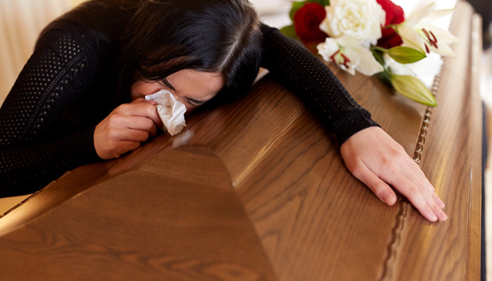 做梦梦见死去的母亲送祝福