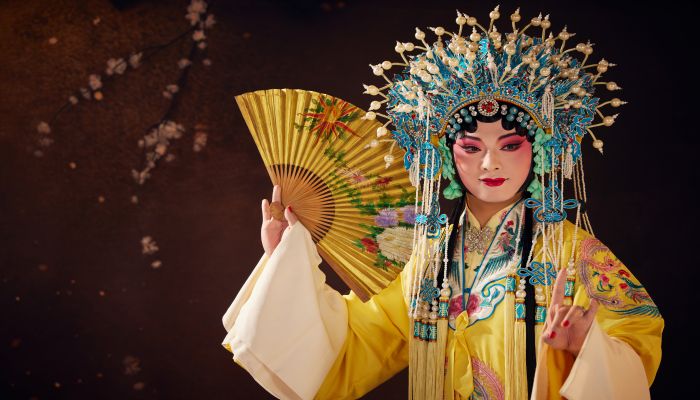 做梦梦见唱戏是什么意思 做梦梦见唱戏有什么预兆