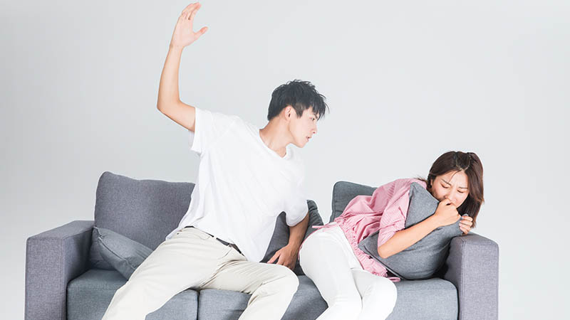 做梦梦见和不认识的人吵架什么意思