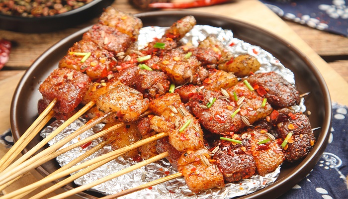 做梦梦见和别人一起吃羊肉