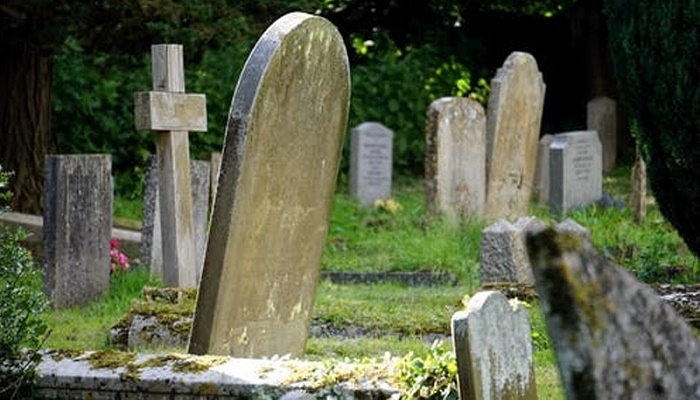 女人做梦梦见不认识人死了