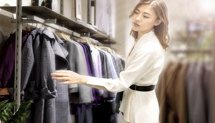 做梦梦见借衣服是什么意思 做梦梦见借衣服是什么预兆