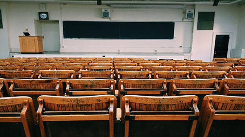 做梦梦见和大学室友吵架