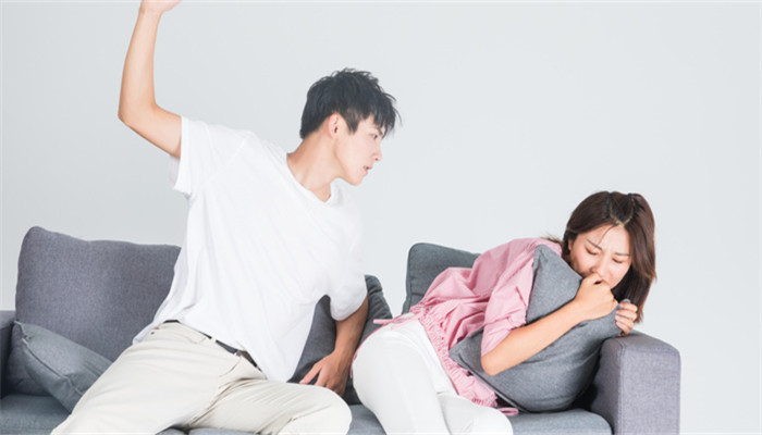做梦梦见和自己老公吵架是什么意思
