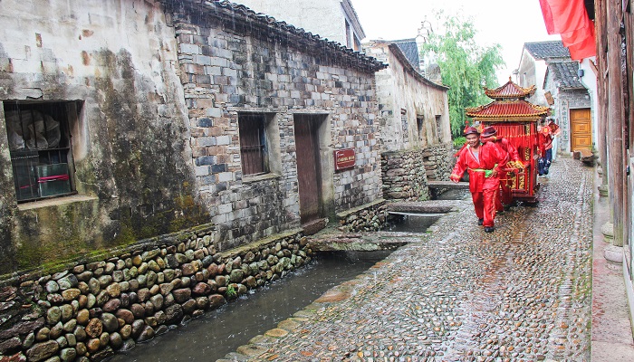 做梦梦见花轿什么意思 做梦梦见花轿什么预兆