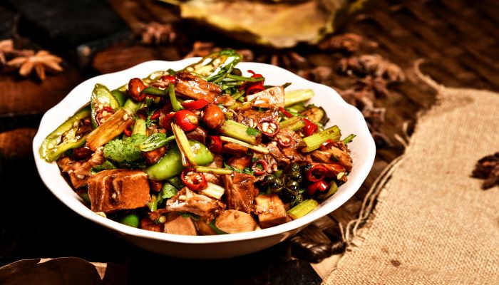 做梦梦见烹饪菜肴是什么意思 做梦梦见烹饪菜肴是什么预兆
