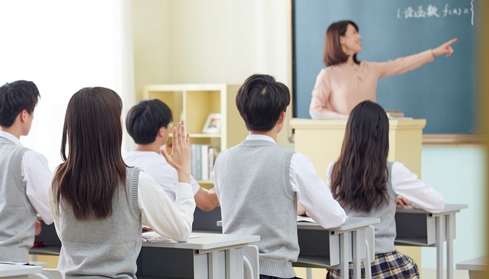 做梦梦见自己上课管不住学生