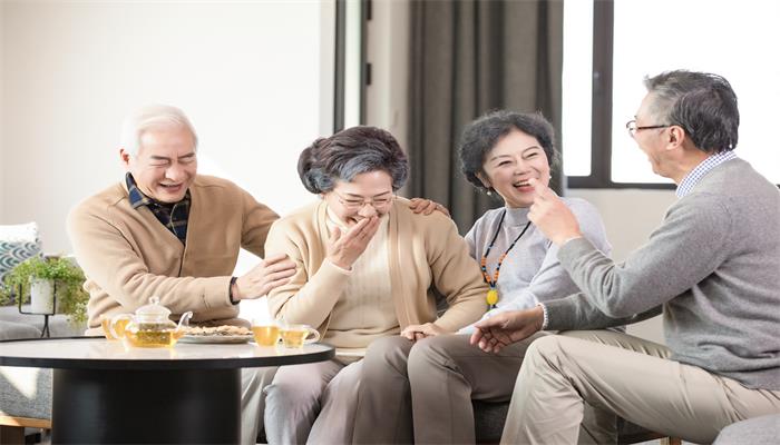 做梦梦见回老家见到朋友及亲人