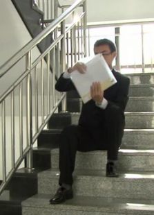 亮相